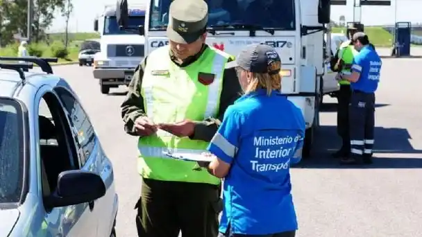 Tránsito: ¿Cuáles son las documentaciones y los elementos obligatorios para viajar?