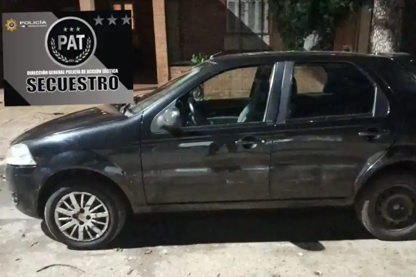 Recuperaron un auto robado en zona sudoeste y hay un joven buscado por un crimen entre los detenidos