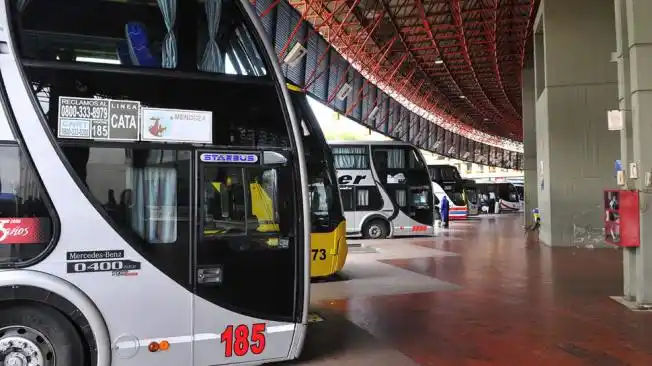 Paro de micros: Trabajo dictó conciliación obligatoria y se levantó la medida de fuerza