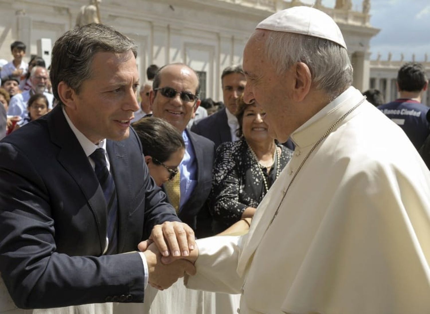 Fernando Gray despidió al Papa Francisco con emoción: "Nuestro compromiso será seguir su legado de justicia social"