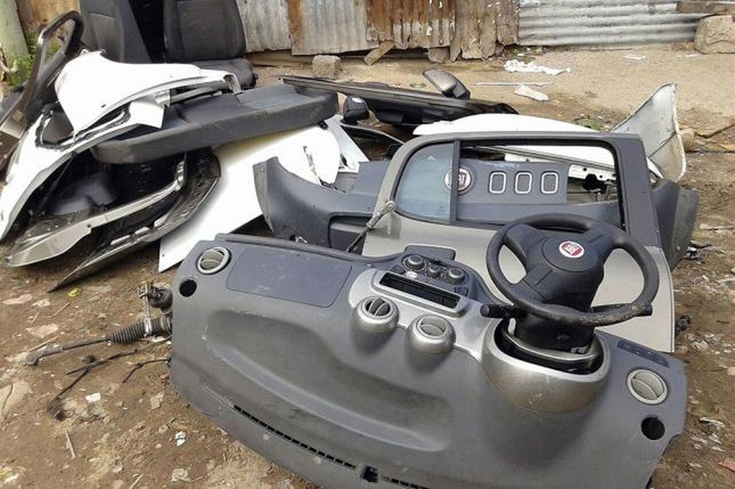 Desbarataron una banda que robaba vehículos y comercializaba autopartes
