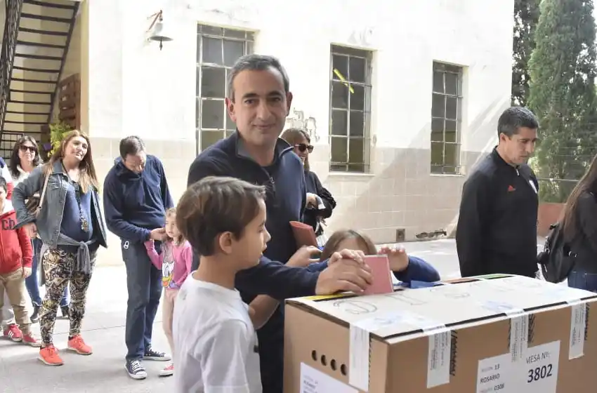 Javkin: «Tenemos mucha esperanza de que sea un lunes distinto»