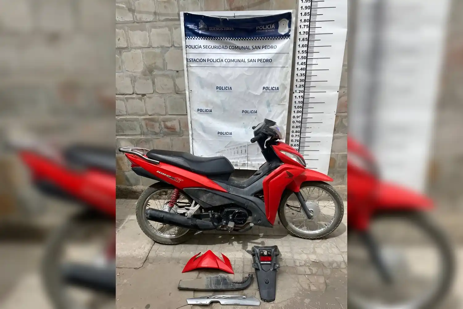La moto quedó a disposición de la Justicia para su restitución al propietario.