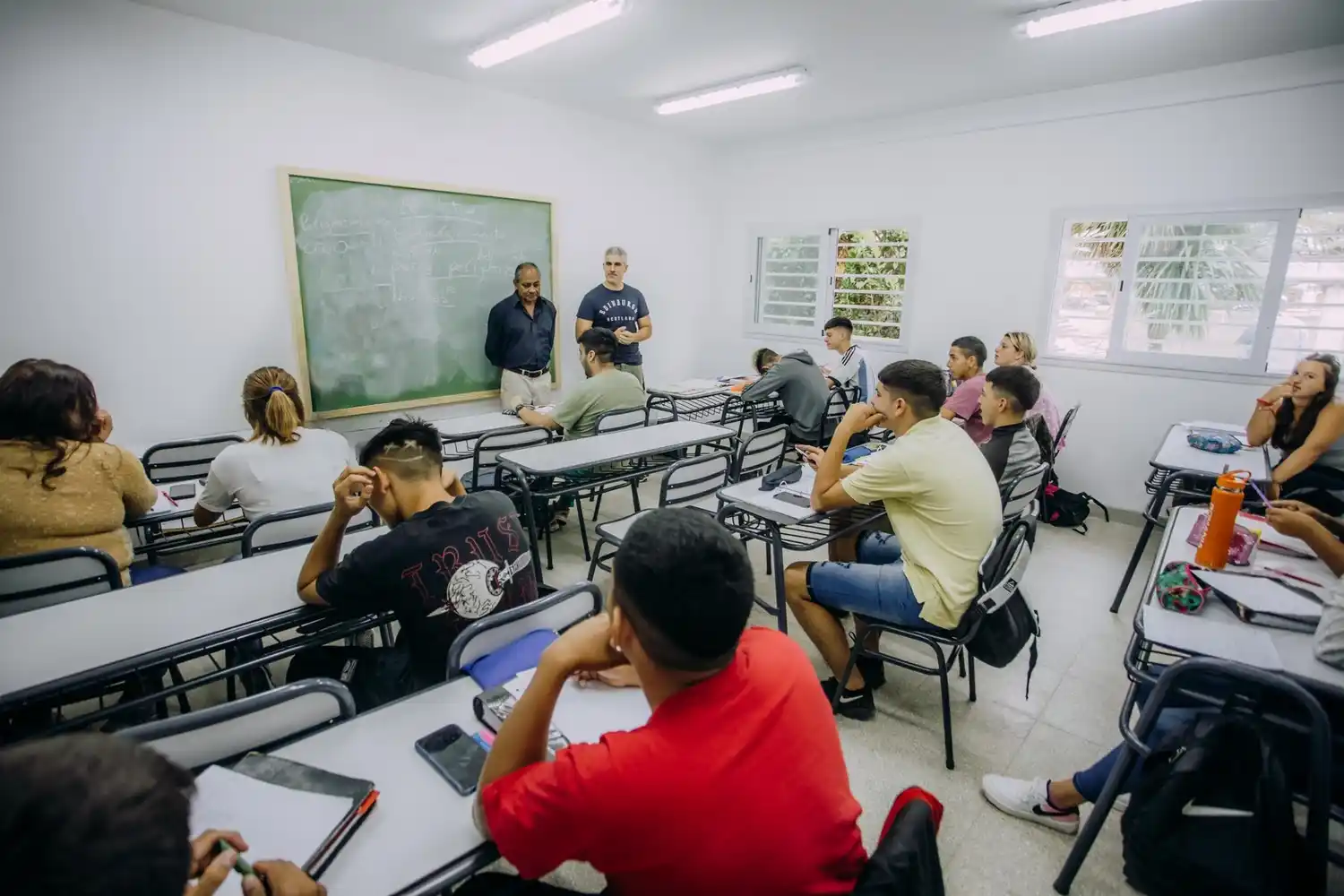 La capacitación es sobre estafas online y ludopatía en instituciones educativas.