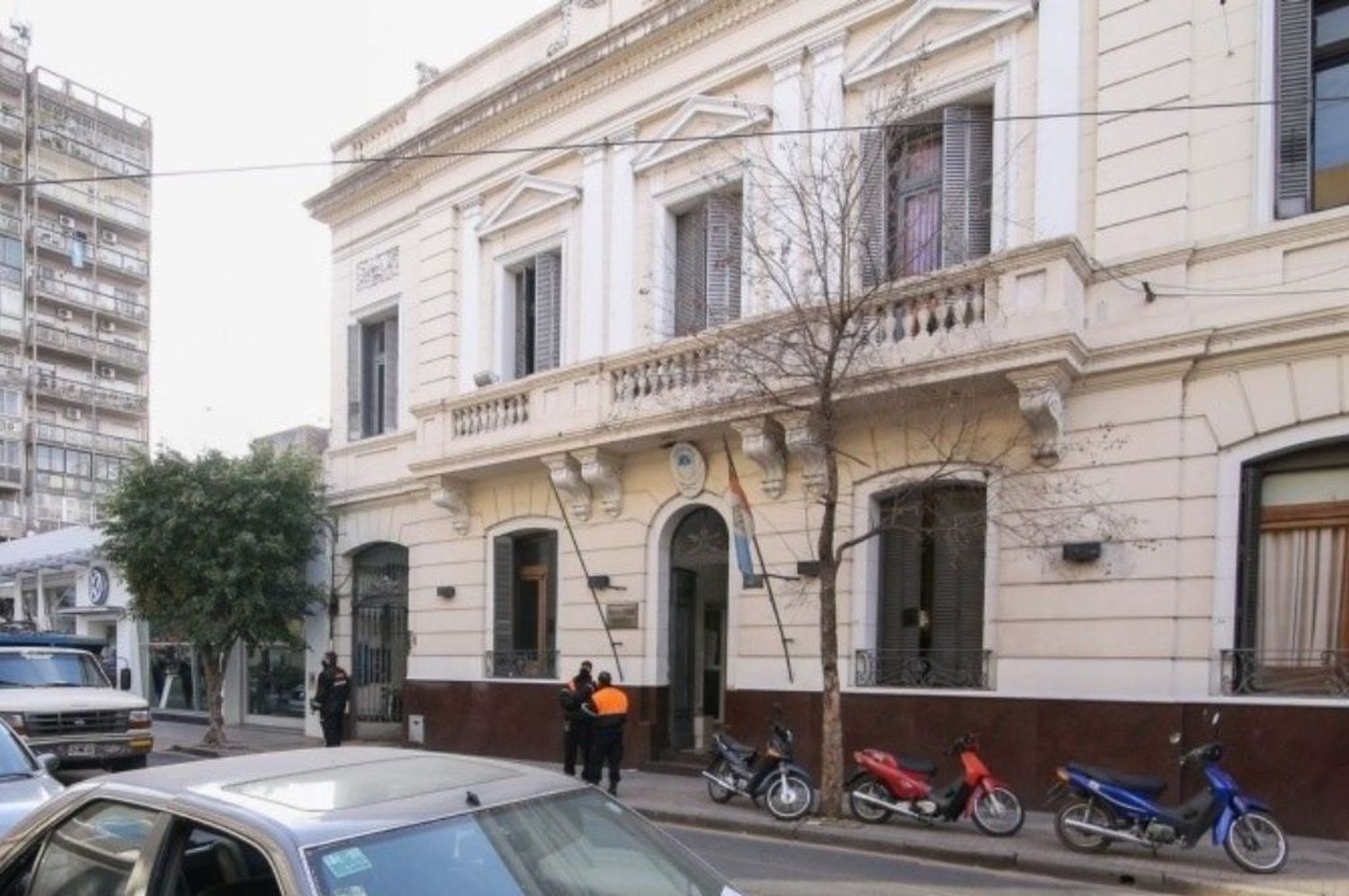 Siete policías detenidos