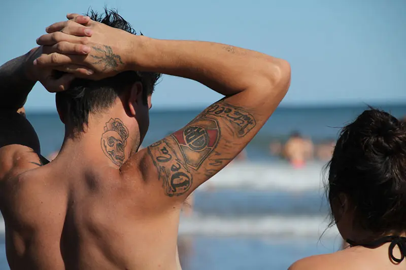 Un desfile de diseño en tinta: los tatuajes del verano