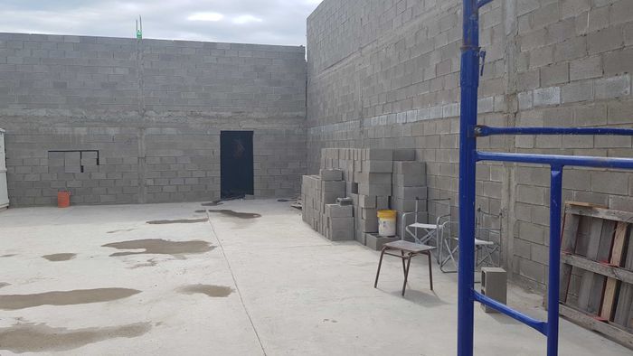 Galpón Movimiento Evita interior construcción marzo 2024