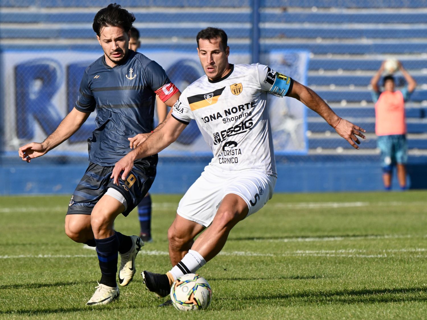 Los jugadores de Santamarina reclaman y no se entrenaron