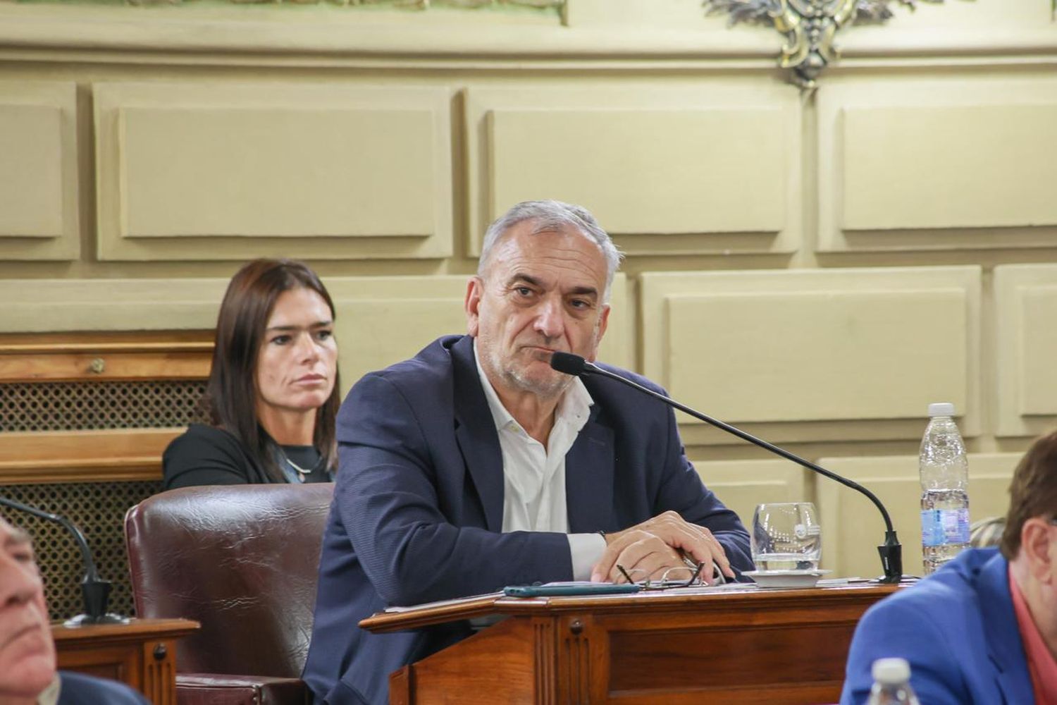 Calvo apoyó el proyecto que exime el cobro a los funcionarios que sean electos como convencionales constituyentes