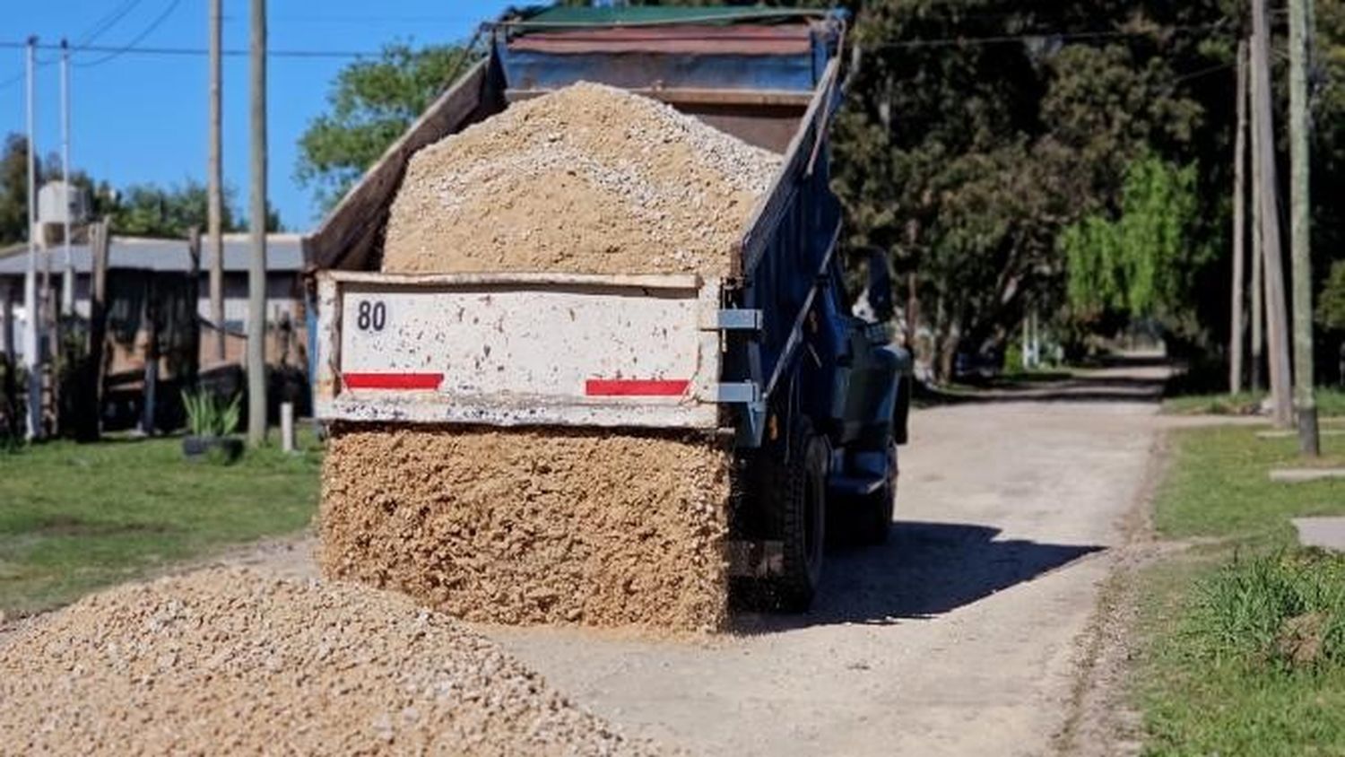 Reparan cerca de 500 cuadras en barrios linderos a la Autovía 2