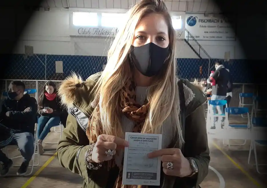 Cuánto tarda en generar inmunidad contra el COVID-19 cada vacuna que se aplica en la ciudad