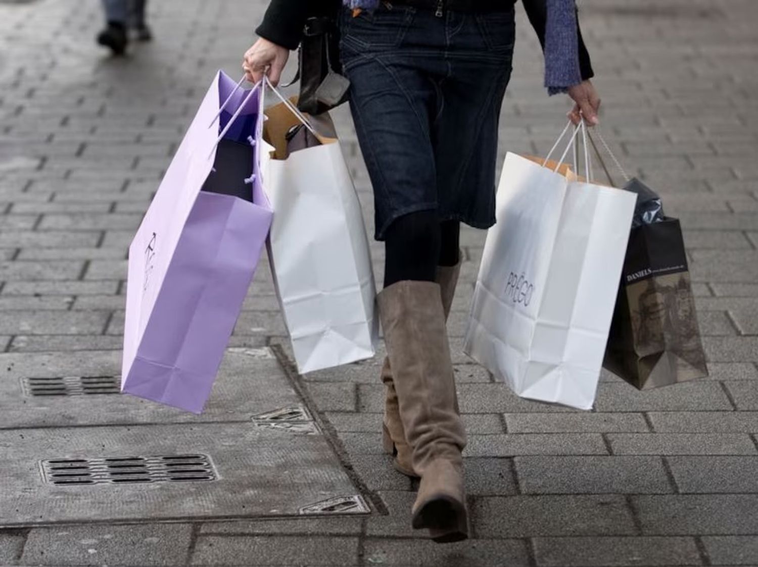 Las ventas minoristas cayeron 0,5% interanual en junio