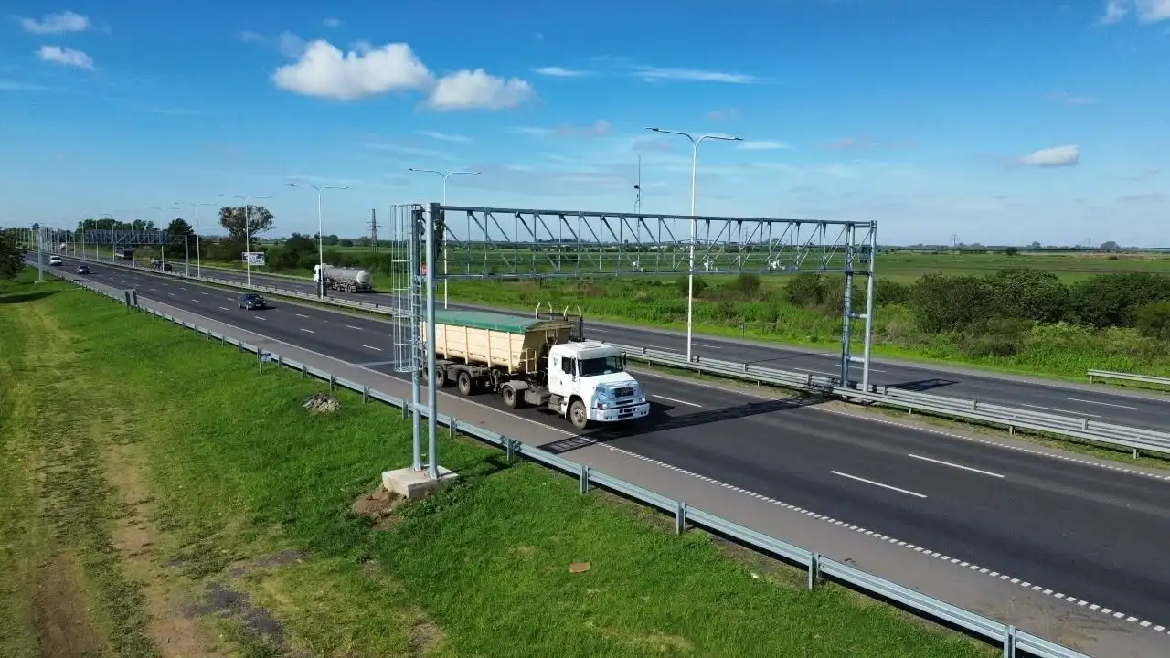 Instalaron balanzas dinámicas para multar camiones en la Autopista Rosario-Santa Fe - 7