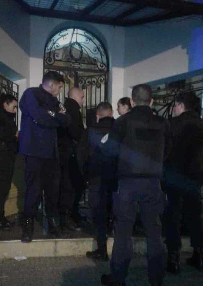 Repudian el accionar de la Policía tras la toma de una escuela a favor del aborto