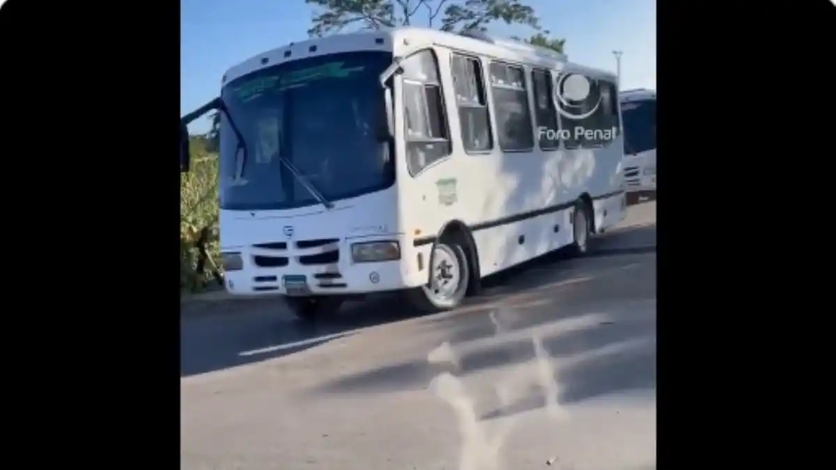 Trasladan a 103 detenidos tras protestas electorales, se desconoce el destino (VIDEO)