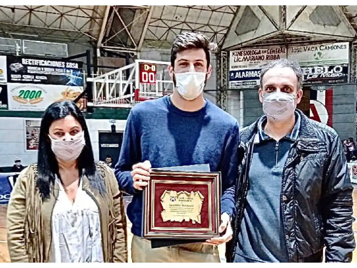 Almafuerte homenajeó a Bolmaro