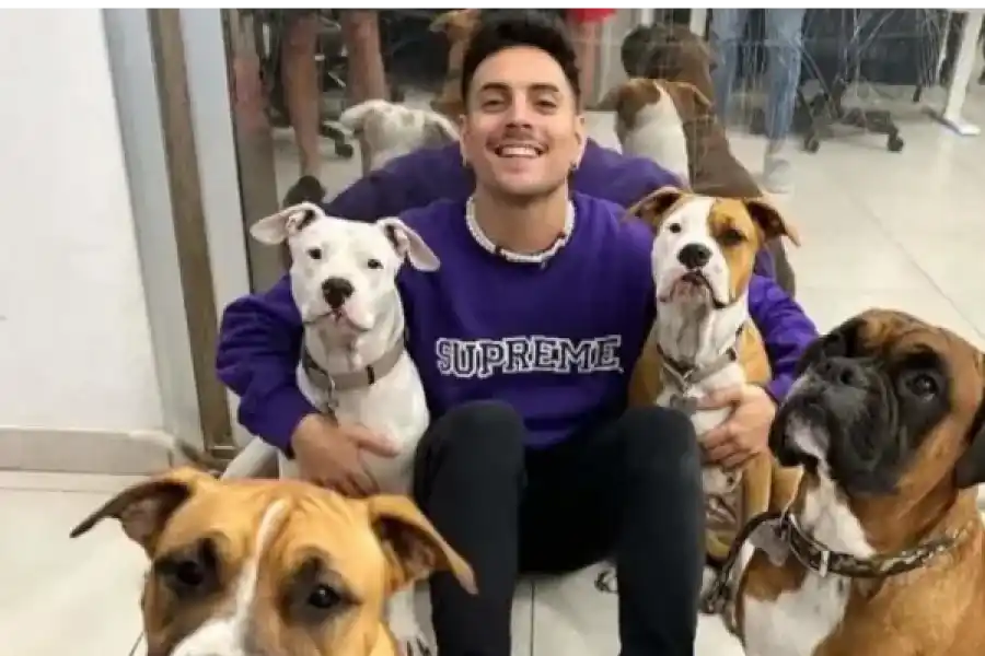 El streamer Coscu fue denunciado penalmente luego de que sus perros hirieran gravemente a una vecina