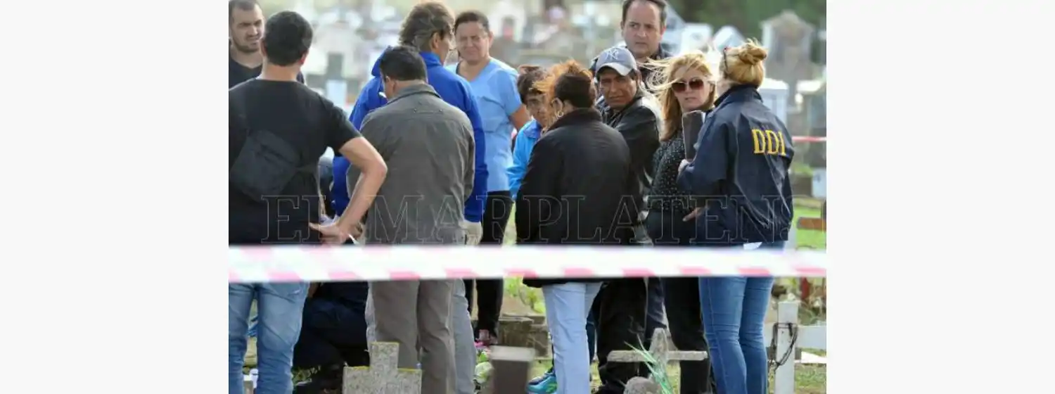 Intensifican la búsqueda por el bebé robado en el cementerio