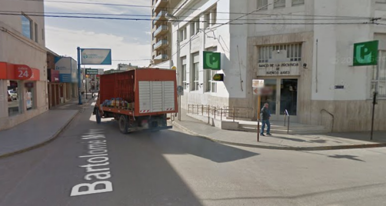 Un niño con lesiones tras ser chocado por un auto