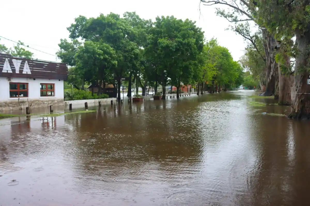 Ante la inundación y las lluvias, el Municipio le recomendó a los gualeguaychenses una serie de acciones