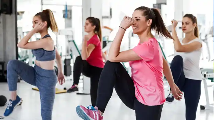 El exceso de entrenamiento puede afectar la salud urinaria de mujeres jóvenes y mayores, generando un impacto en su vida diaria/ DeporteGlam