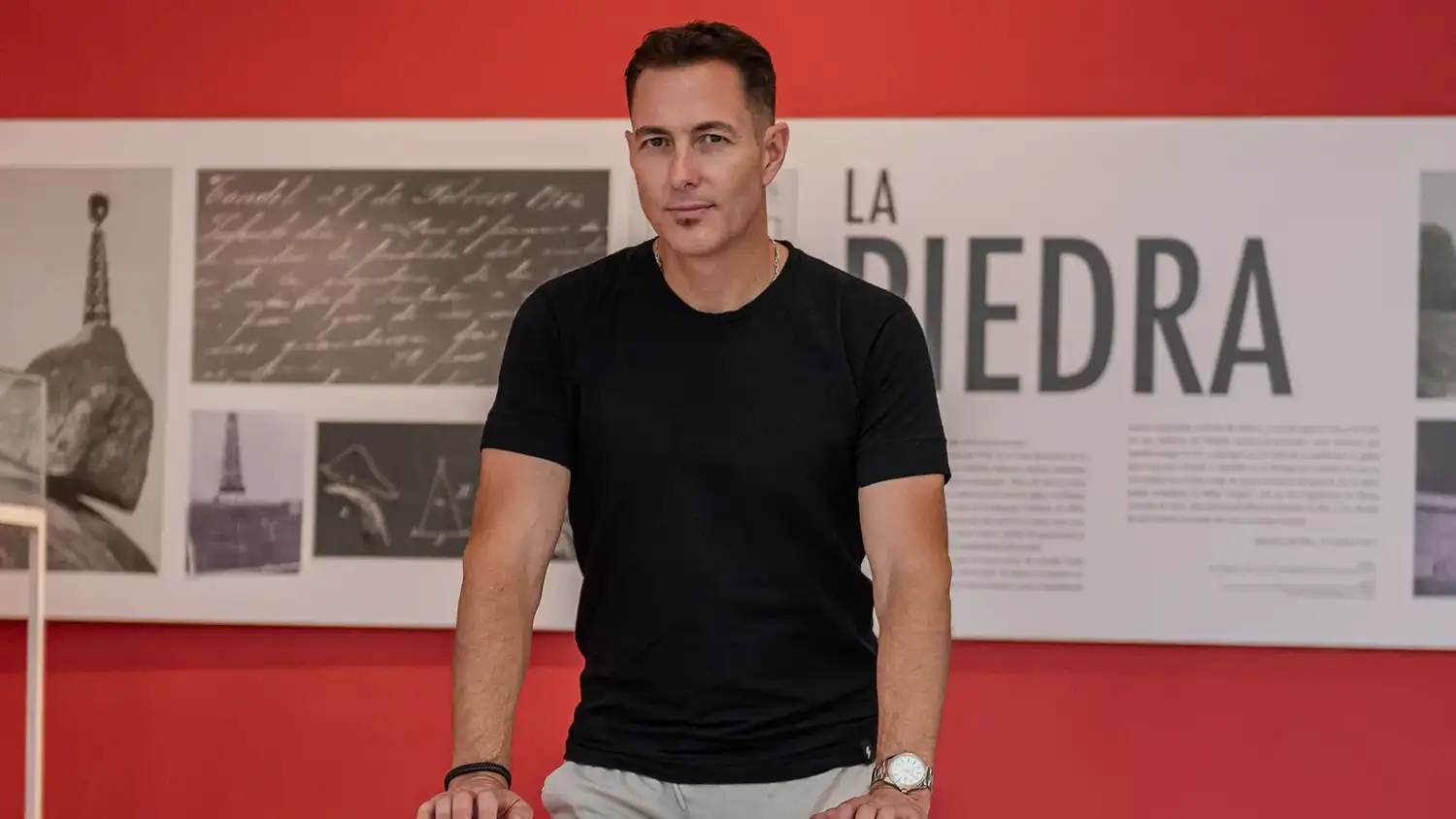 El artista tandilense, Cristian Segura, será jurado del premio de arte más importante de la Provincia.