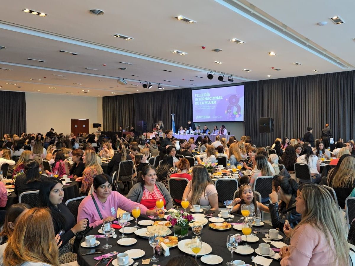 Con una concurrida merienda se conmemoró el Día Internacional de la Mujer