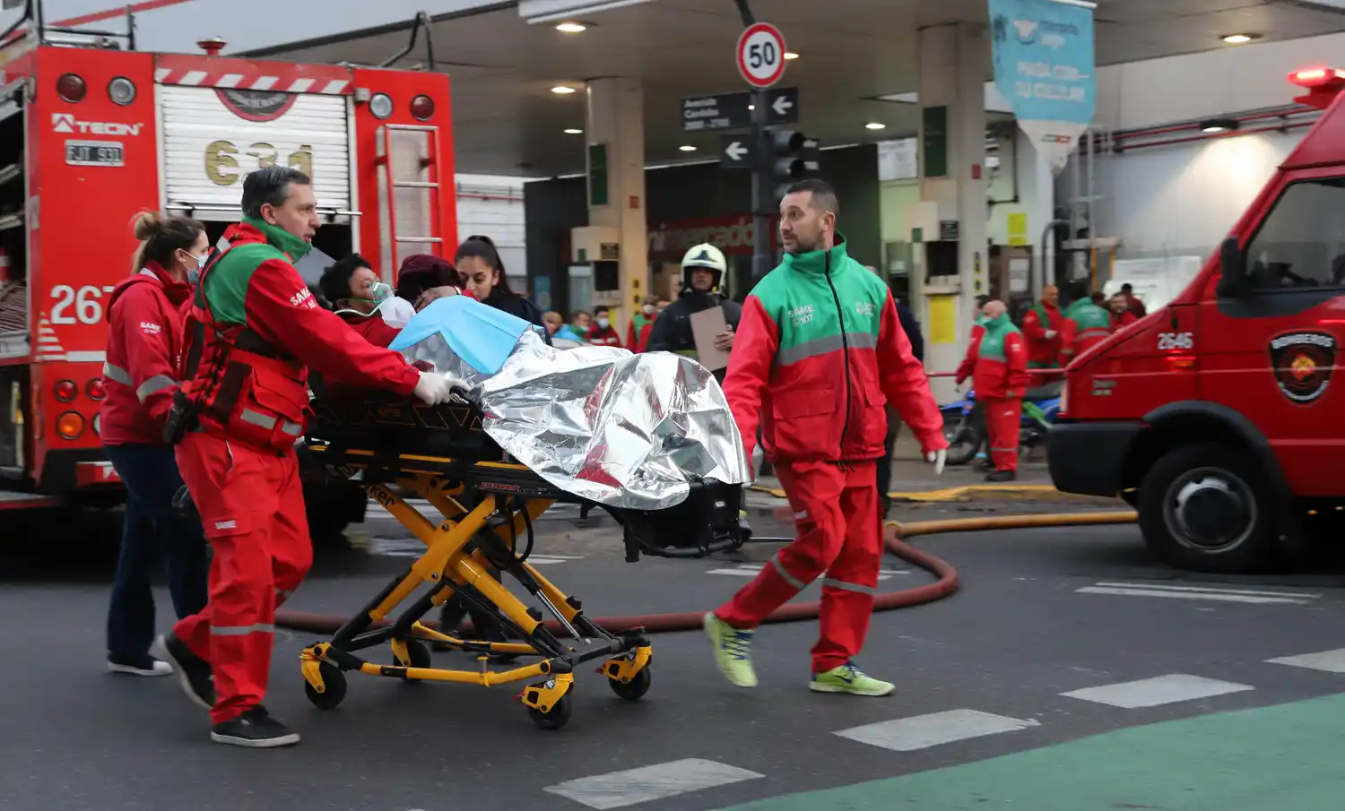 Además de los cinco fallecidos, el incendio provocó 31 heridos.