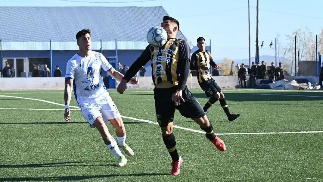 Maximiliano Martínez, habitual titular en Santamarina.