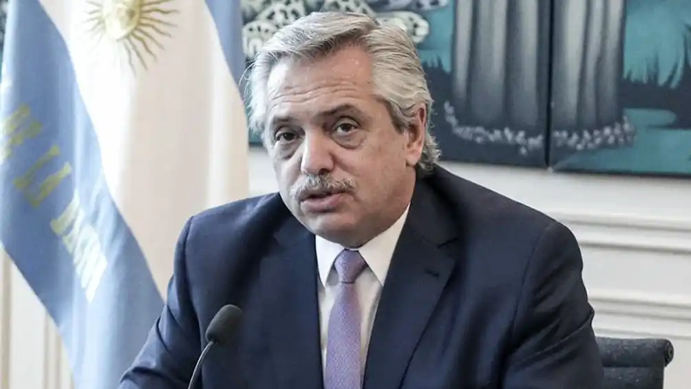 Fernández, sobre el aislamiento: «Lo que no entre con la razón, va a entrar con la fuerza»