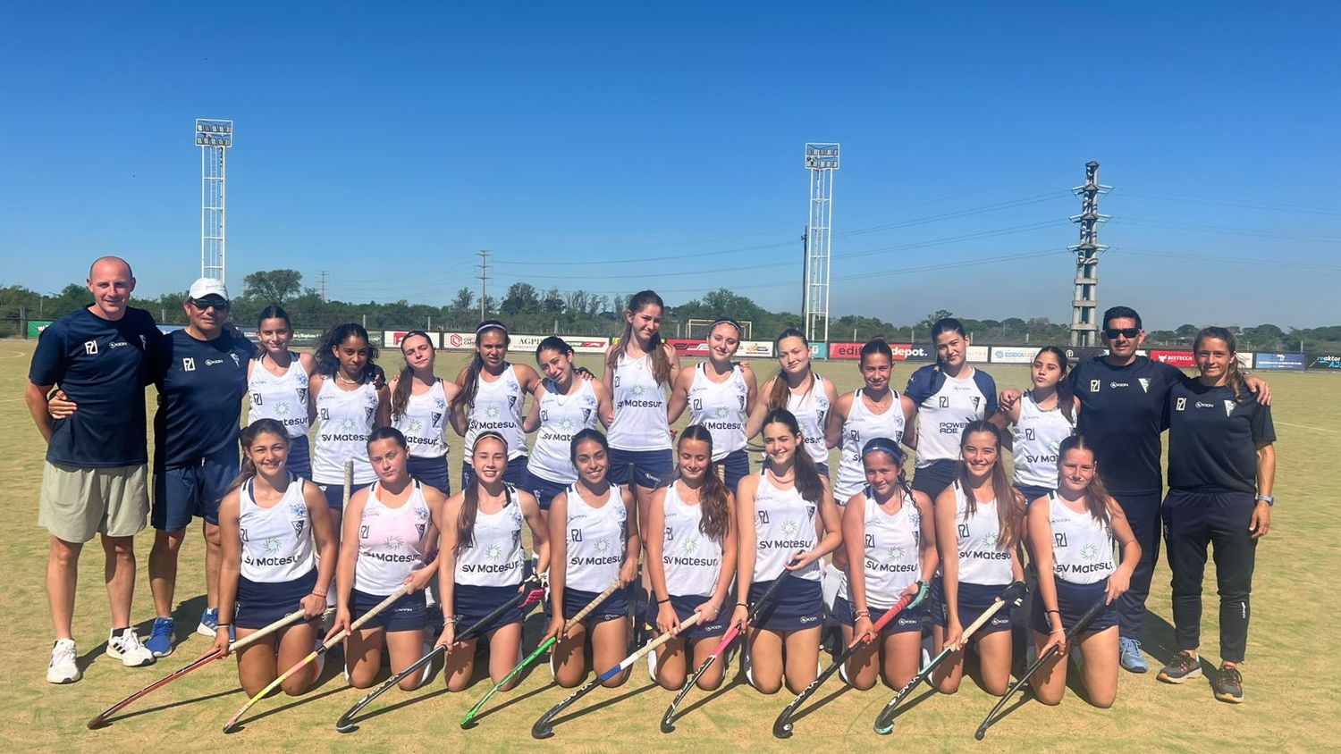 Sportsman finalizó segundo en su grupo y avanzó a semifinales.