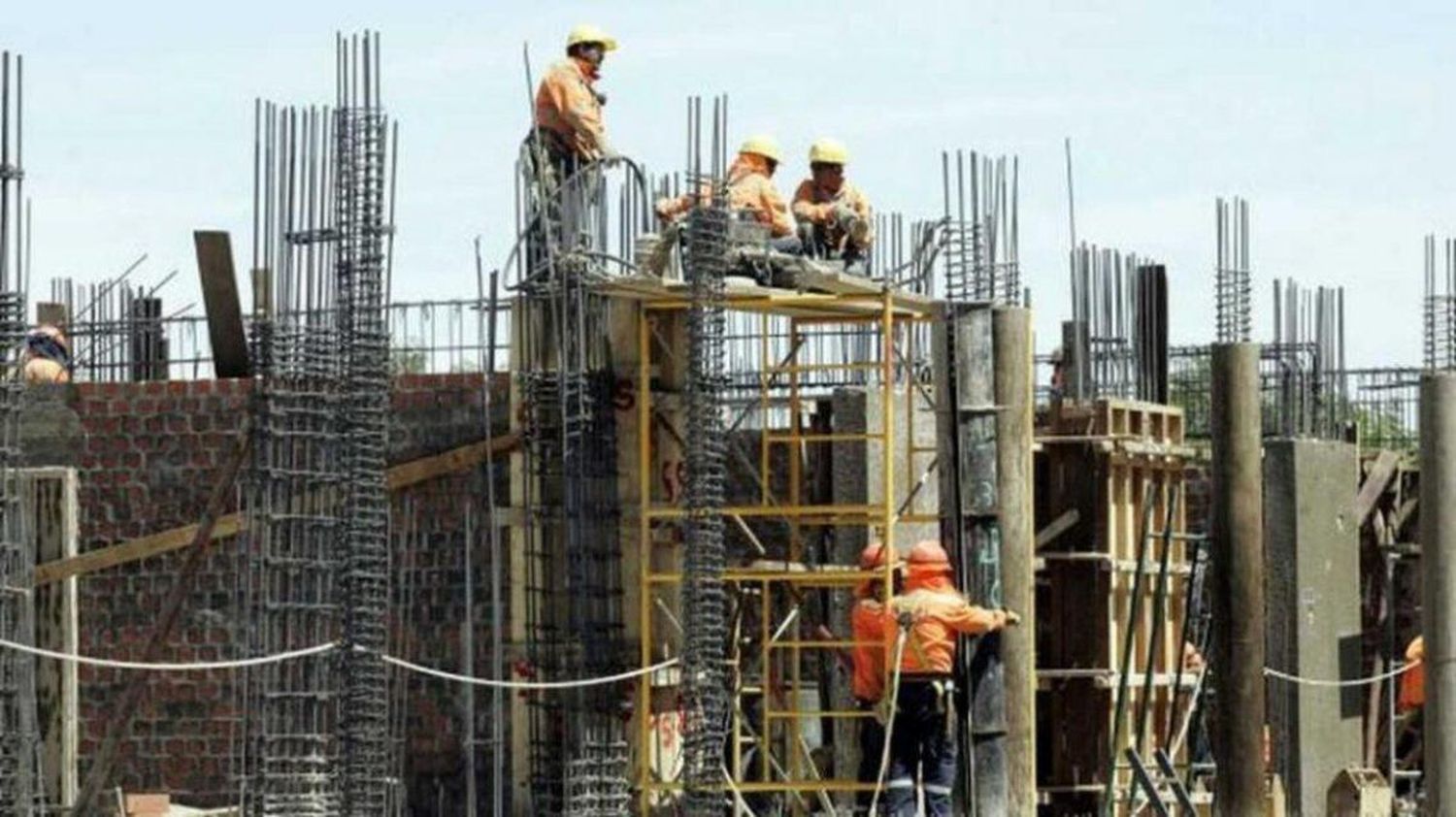 La construcción tuvo su primera caída en doce meses