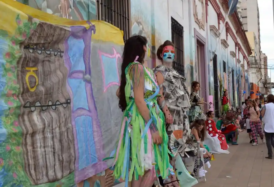 Llenaron de color la esquina de Alem y Pinto con murales y arte público 