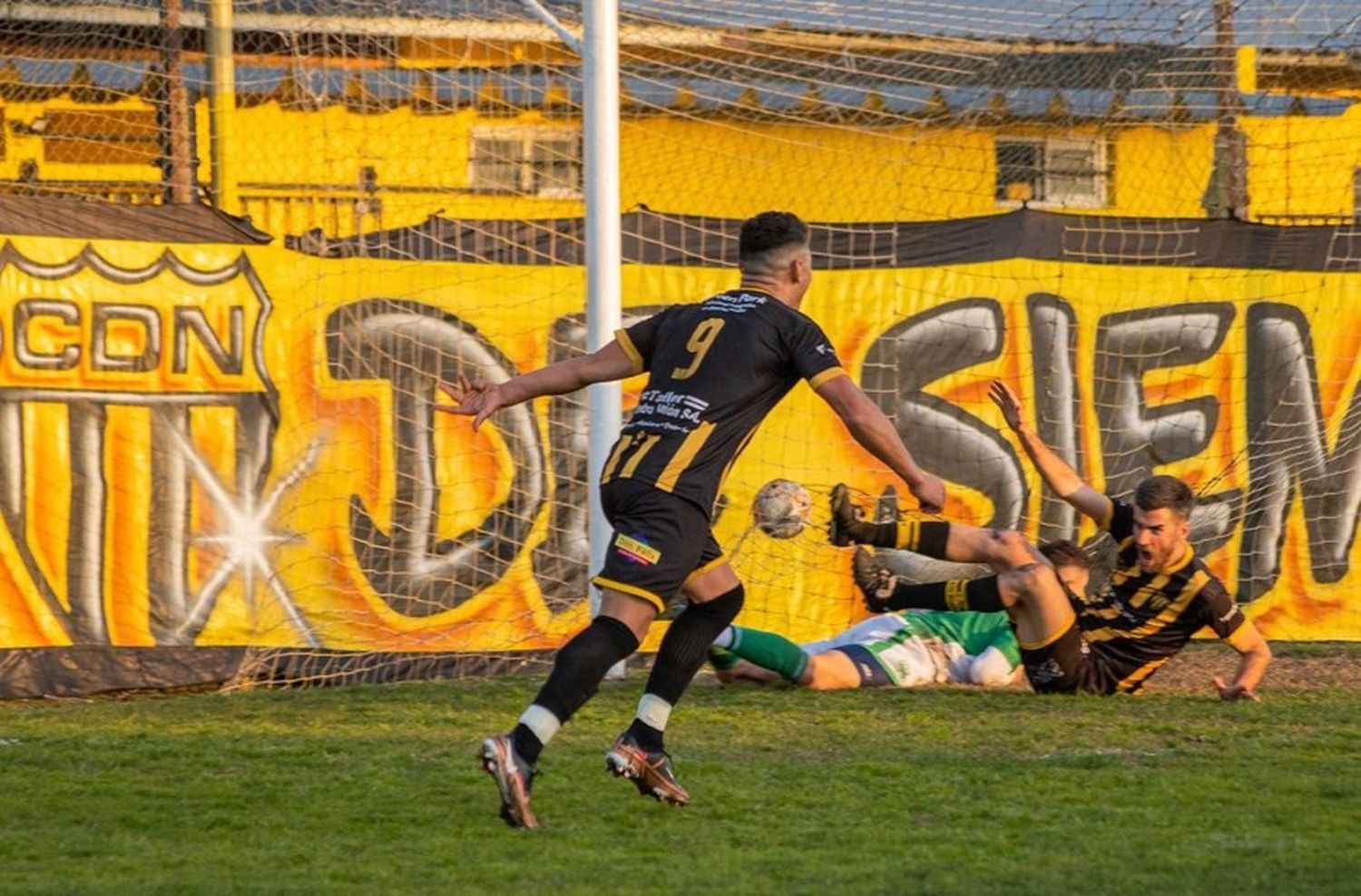 Fútbol local: Deportivo Norte alcanzó a Once Unidos