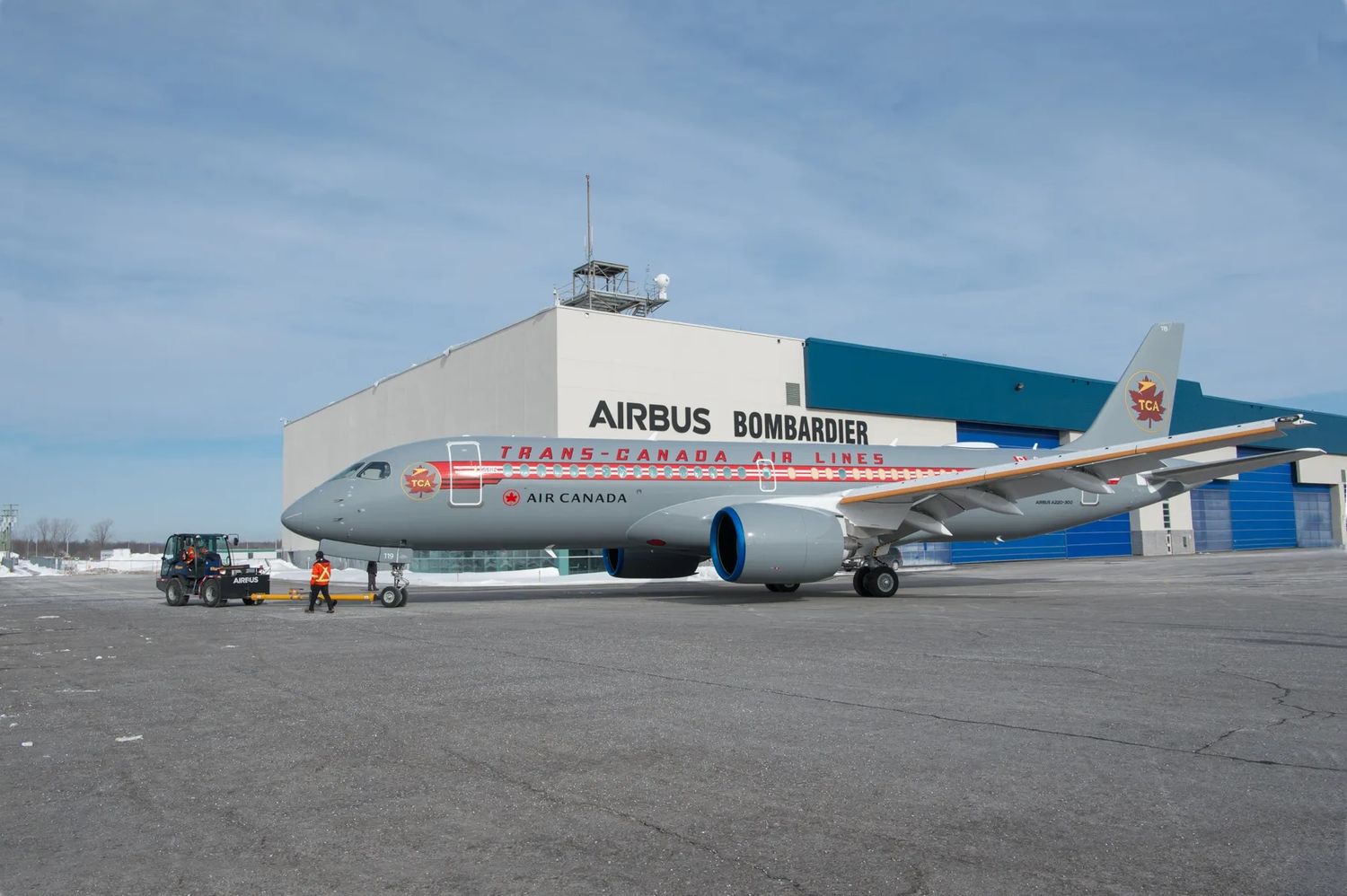 Air Canada presentó su Airbus A220 con livery retro