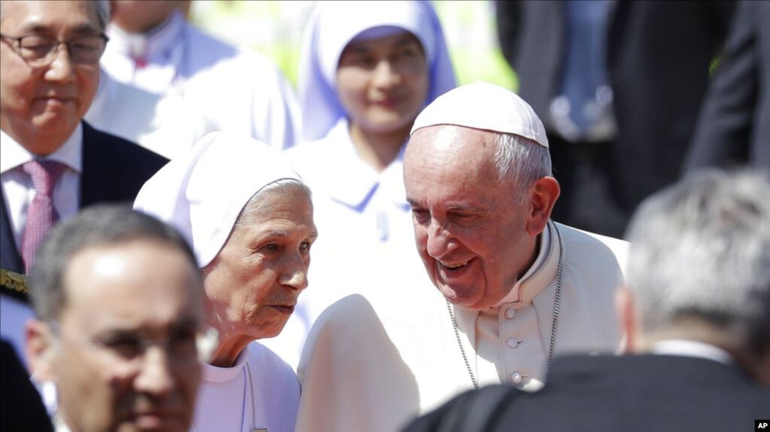 El Papa llega a Tailandia para visitar a la minoría católica