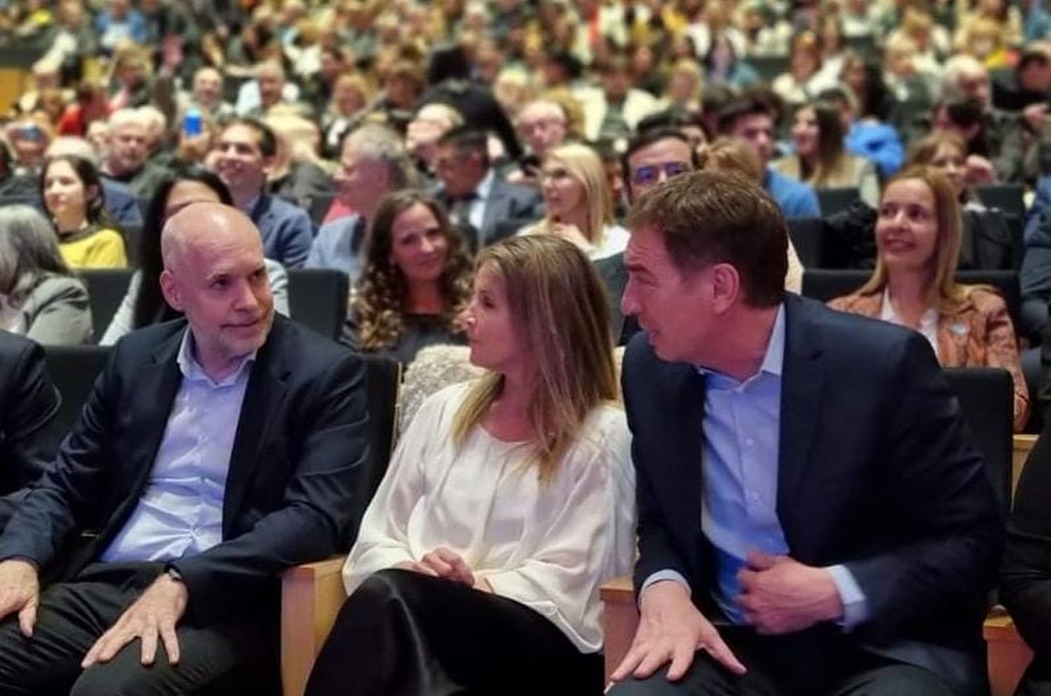Hotton se acerca a Larreta y Santilli: "Tenemos el deber de promover los valores del diálogo y el encuentro"