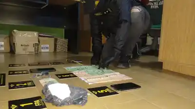 Detuvieron a tres jóvenes en Freyre con 1.500 dosis de cocaína