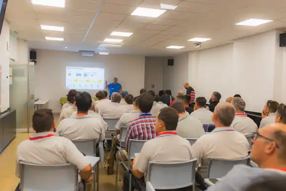 Telecom impulsa la innovación y el talento digital con el Seminario Tecnológico Regional en Rosario