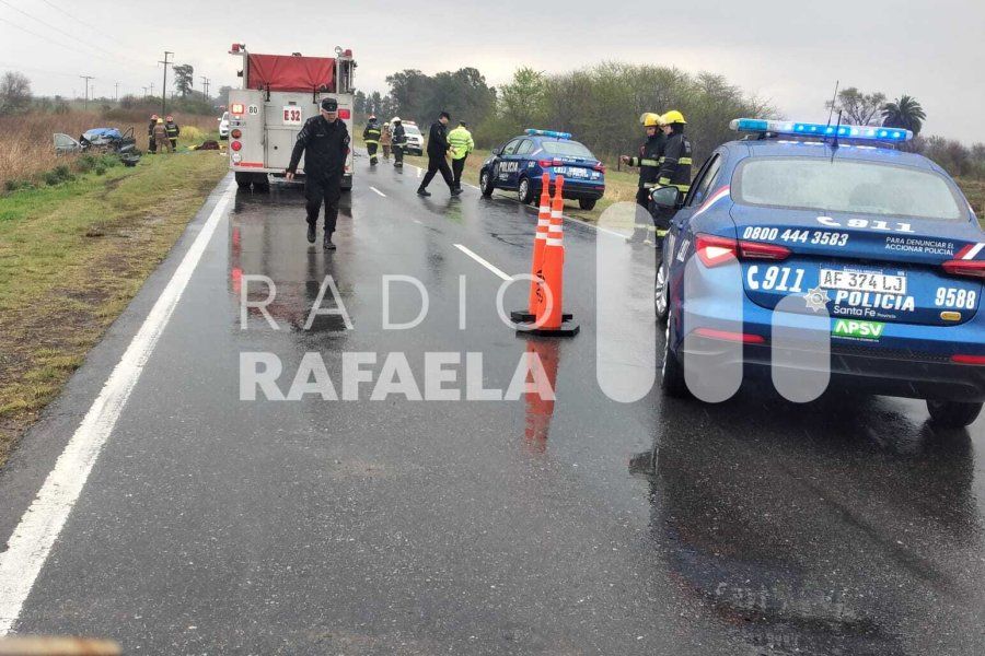 Accidente fatal en Ruta 11: chocaron un auto y una moto, murió una mujer y el conductor se dio a la fuga