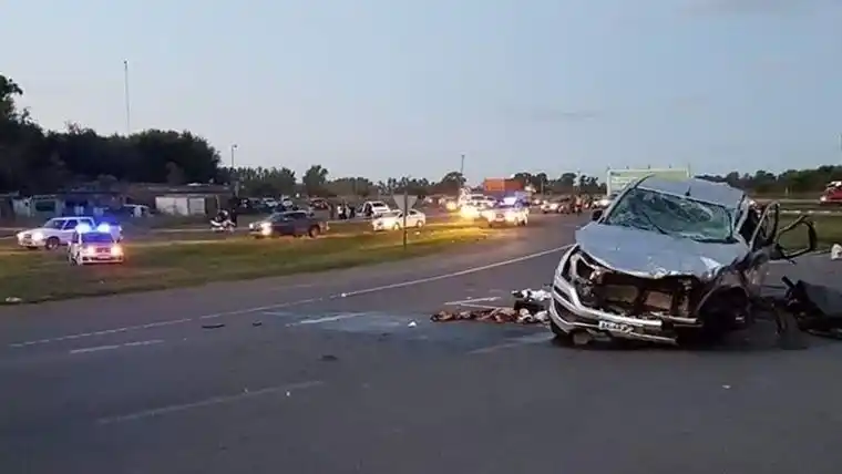 Ocho muertos tras un choque frontal en Carmen de Areco