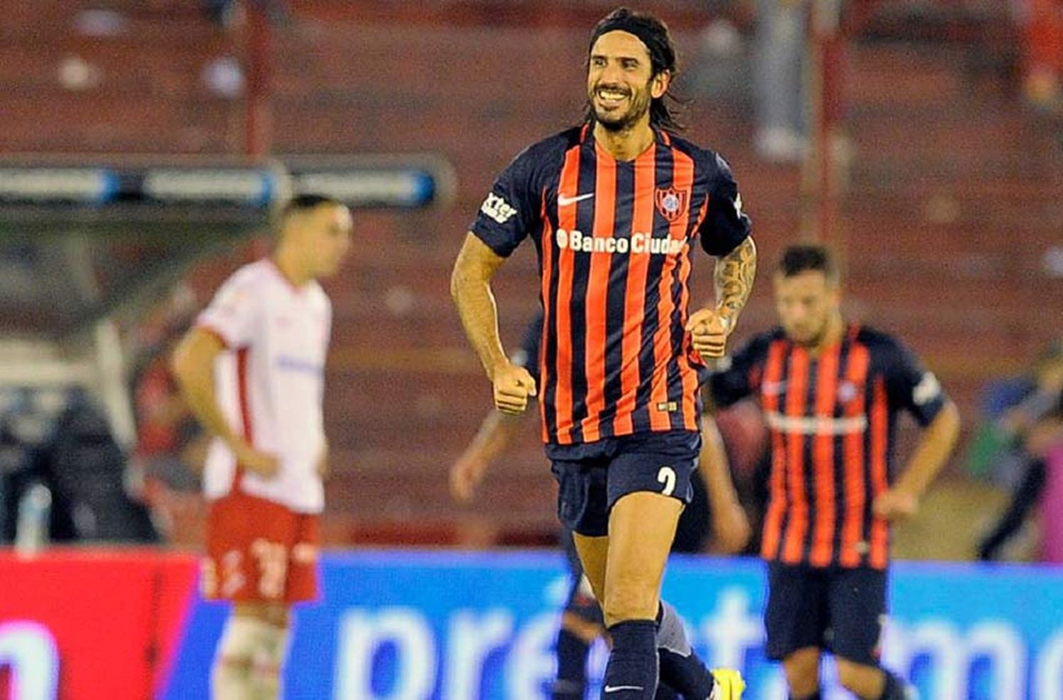 Angeleri se acerca a Central