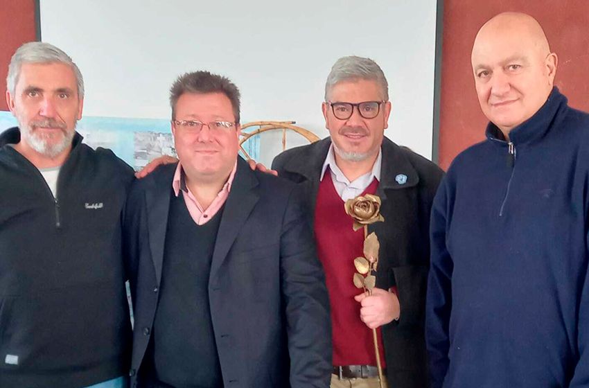 "No me olvides", presente en una charla en el colegio "La sagrada familia"