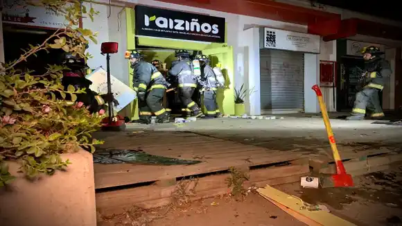 PENSABAN ABRIR SU LOCAL y se les incendió: heridos seis migrantes venezolanos en Chile