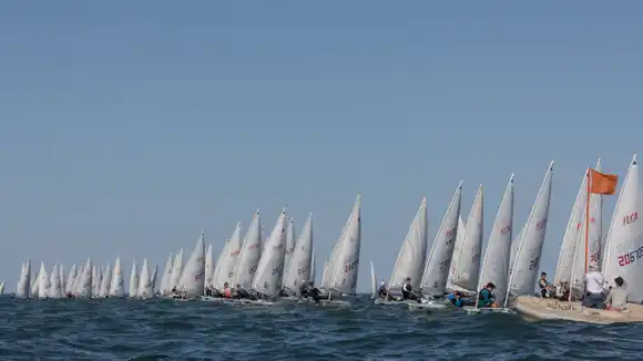 Comenzaron las clases juveniles y adultas de vela ligera en la SIY