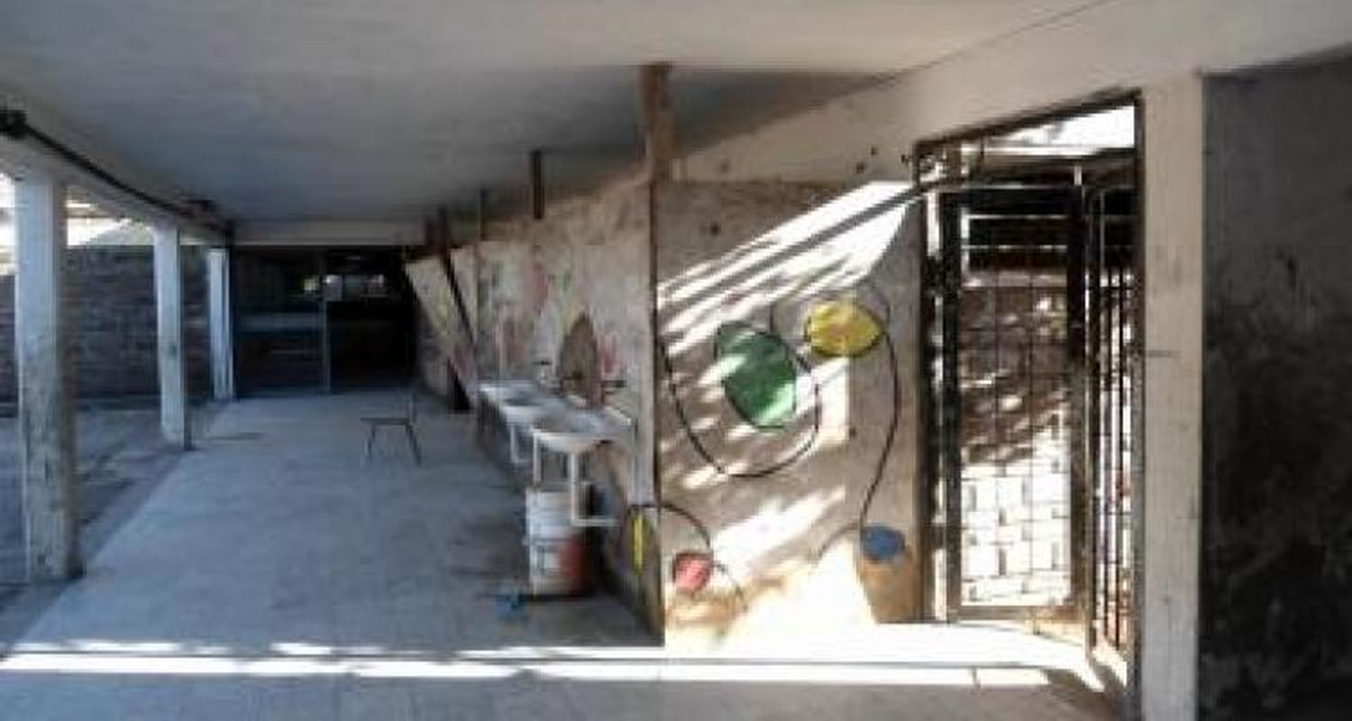 Una semana más para los baños de la Escuela Nº 7