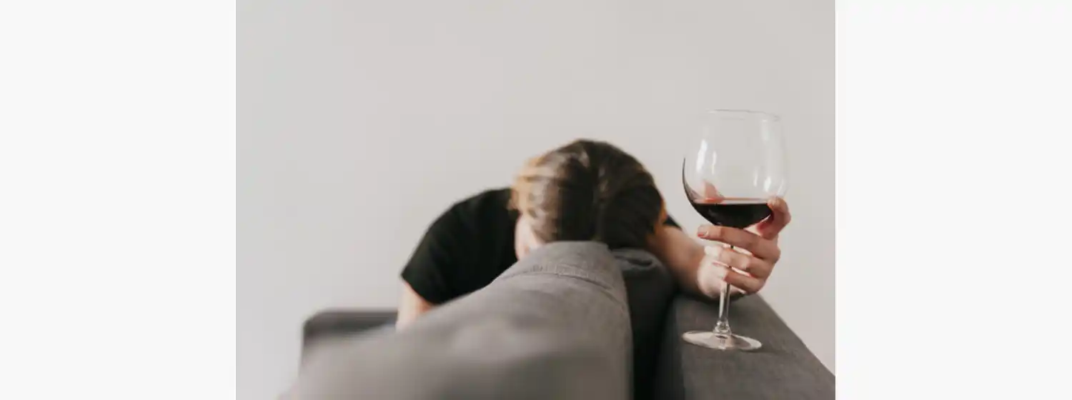 ¿Qué es la Alcohorexia?