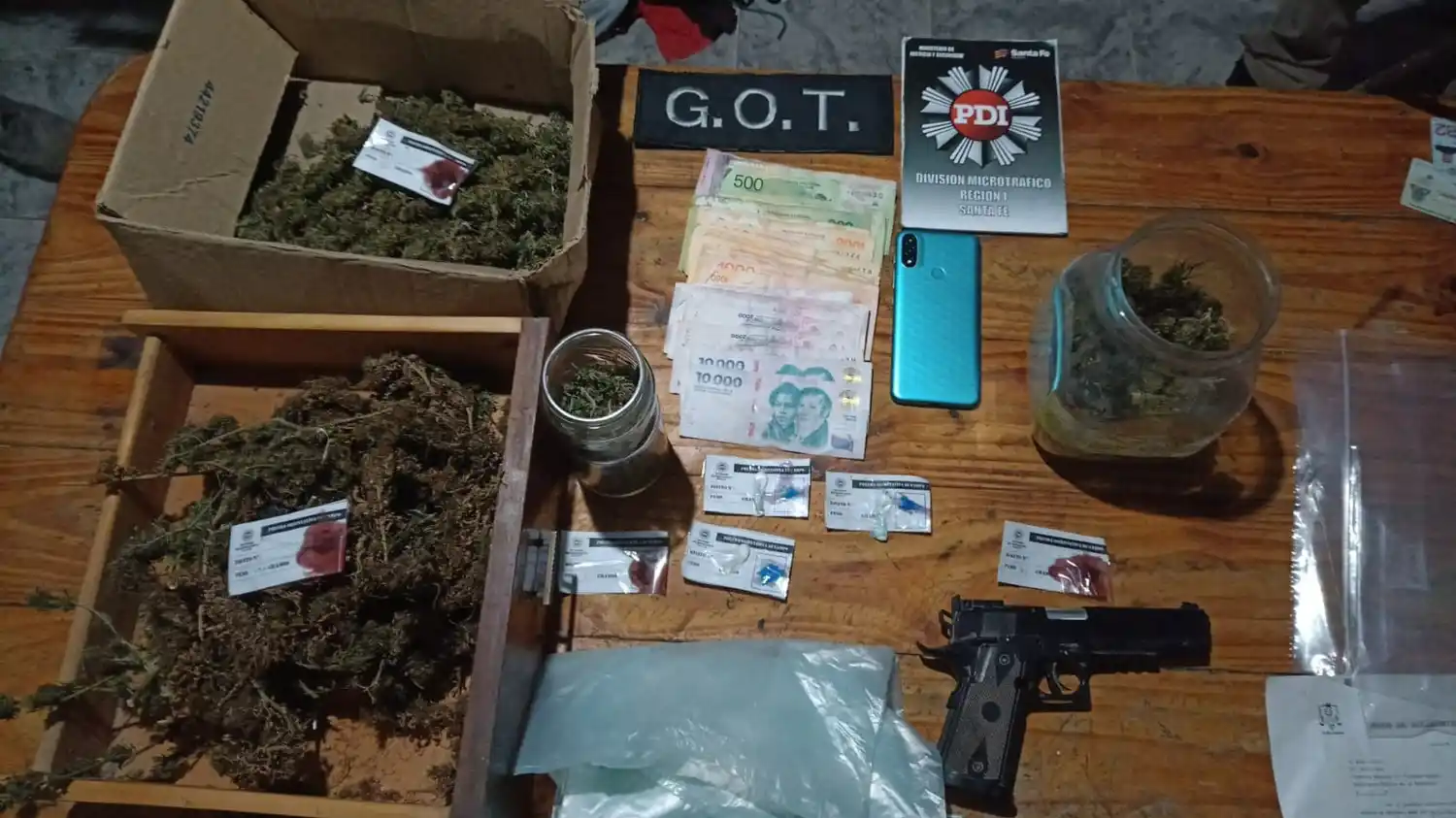 Allanamientos en Barrancas e Irigoyen - 2