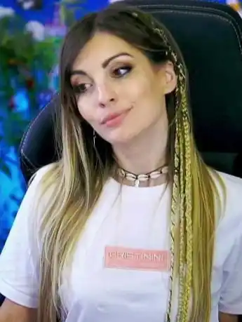  Ataque en redes contra una streamer que narraría la Fórmula 1 para España