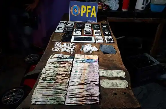 Detuvieron a cinco personas por venta de marihuana y cocaína